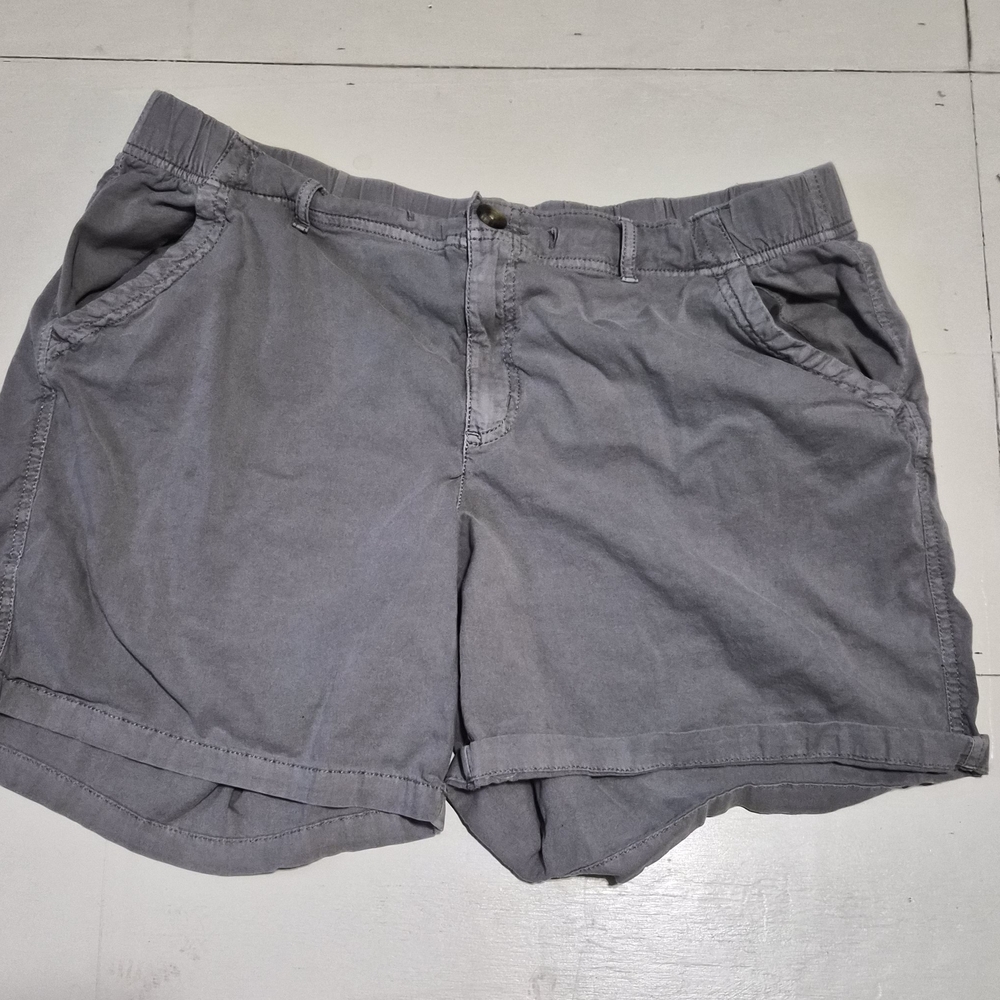 Sonoma Women's Cargo Shorts in Gray